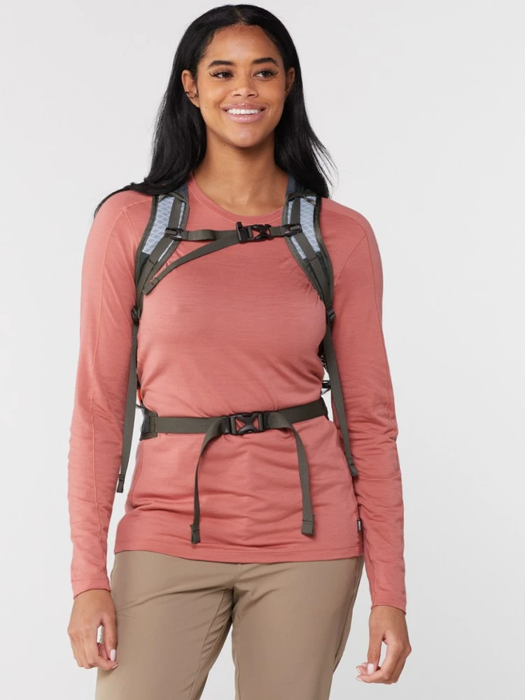 REI Co-op Flash 22 Pack 4 REI Co-op Flash 22 Pack - Image 2