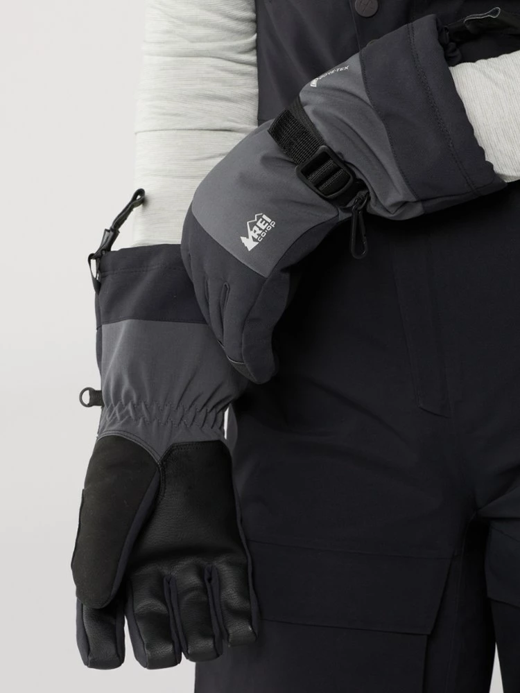 REI Co-op Switchback GTX Gloves 2.0 - Women's 4 REI Co-op Switchback GTX Gloves 2.0 - Women's - Image 2